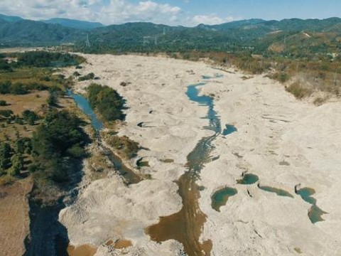 Milc&iacute;ades Franjul exige militarizar r&iacute;o Nizao; muestra imagen a&eacute;rea de la depredaci&oacute;n