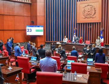 Senadores minimizan creaci&oacute;n del Ministerio del Hombre y favorecen unificar todo en uno solo