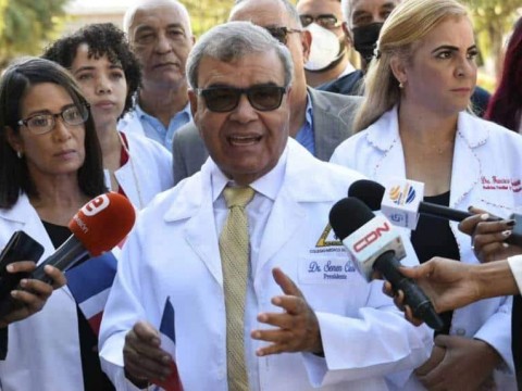 Colegio M&eacute;dico Dominicano suspender&aacute; servicios de manera indefinida a Mapfre ARS