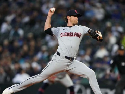 Bieber se someter&aacute; a una cirug&iacute;a Tommy John y queda fuera toda la temporada, confirman Guardianes