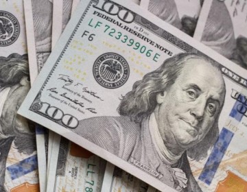 Un hombre gasta 5 d&oacute;lares y gana 2.4 millones del premio mayor en loter&iacute;a de Florida
