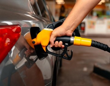 El gobierno vuelve a congelar los precios de todos los combustibles