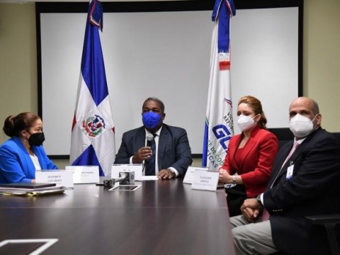 Mas de 101 mil personas reciben "Qu&eacute;date en Casa" sin estar en rango de pobreza