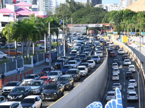 Subdirector del Intrant plantea impuesto especial del 5% a importaci&oacute;n de veh&iacute;culos en RD