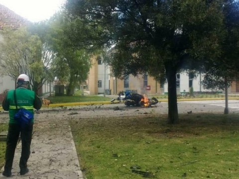 Sube a 21 el n&uacute;mero de muertos por coche bomba en Colombia