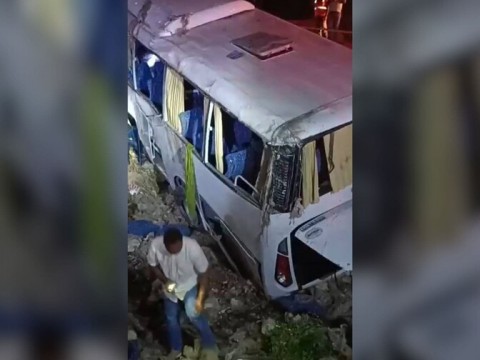 Dos fallecidos y 18 heridos por accidente de tr&aacute;nsito en un autob&uacute;s en La Romana