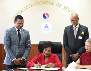 Realizar&aacute;n acciones para fortalecer marco regulatorio del sector seguro en RD