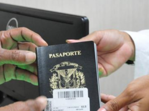 Suspenden licitaci&oacute;n de pasaportes electr&oacute;nicos