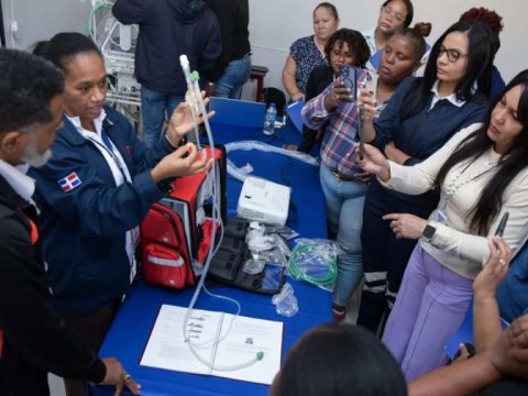 Capacitan personal de ambulancia sobre manejo y traslado interhospitalarios neonatal