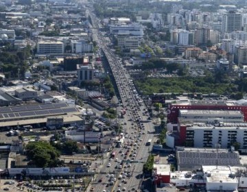 Tr&aacute;fico vehicular es cada vez m&aacute;s ca&oacute;tico; autoridades toman medidas