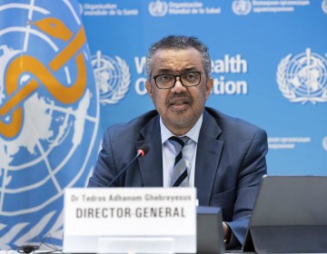 OMS confirma vacunados y curados de COVID-19 pueden infectarse con &oacute;micron