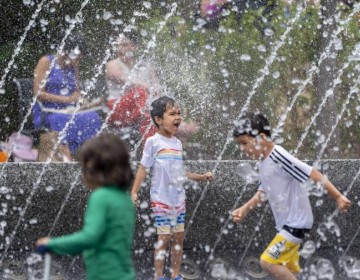 La temperatura sofocante persiste en EEUU mientras las crecidas inundan el centro-norte del pa&iacute;s
