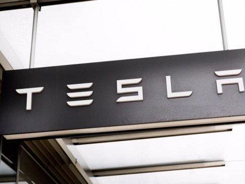 Tesla cae en Wall Street entre cr&iacute;ticas por la fijaci&oacute;n de Musk con Twitter