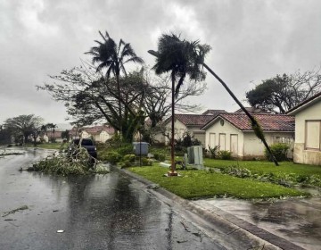 El tif&oacute;n Mawar deja un sendero de destrucci&oacute;n en Guam