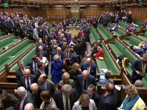 Theresa May resiste la moci&oacute;n de censura presentada por el l&iacute;der del Partido Laborista