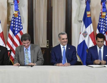 Gobierno firma acuerdo de Cielos Abiertos con Estados Unidos