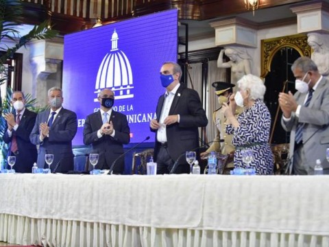Funcionarios y empleados p&uacute;blicos deber&aacute;n recibir un curso de &eacute;tica