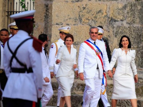 Abinader resalta logros y define la ruta que seguir&aacute; en su segundo per&iacute;odo