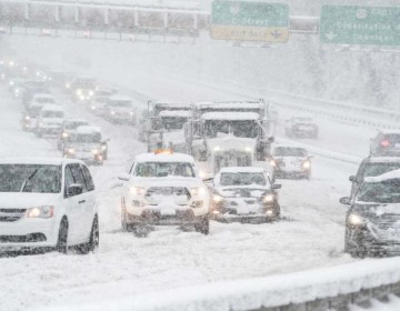 Tormenta invernal deja cinco muertos y 600,000 hogares sin electricidad en el noreste de EEUU