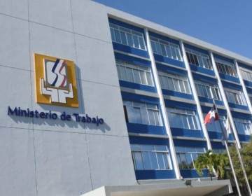 Ministerio de Trabajo desmiente que este martes y mi&eacute;rcoles sean no laborables por tormenta Franklin