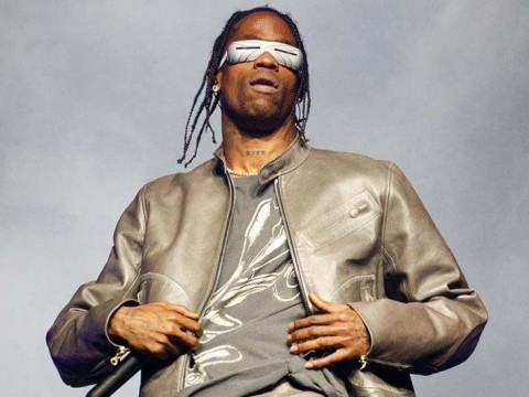Abogados de Travis Scott piden desestimar demanda por muertes en el festival Astroworld