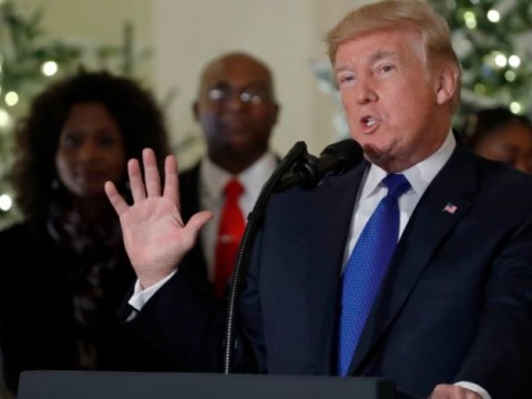 Trump aplaza por 15 d&iacute;as m&aacute;s subida a los aranceles contra China