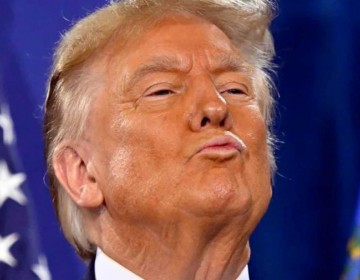 Trump critica que no se presenten cargos contra Biden por guardar documentos clasificados