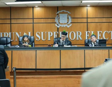 La JCE defiende a capa y espada el veto de encuestas