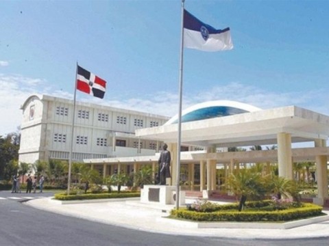 UASD desaprueba exposici&oacute;n de estudiantes por supuesto acto sexual en edificio universitario