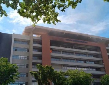 Reportan conato de incendio en edificio administrativo de la UASD