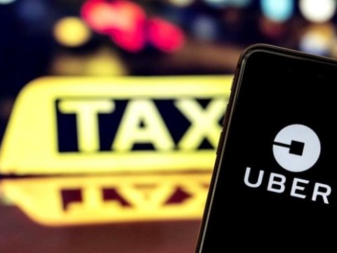 Uber pide dialogo con el gobierno, tras suspensi&oacute;n de sus servicios en aeropuertos