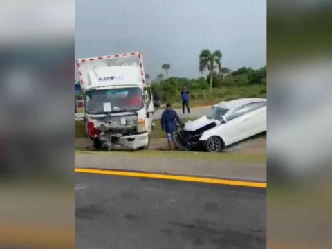 Accidente deja un fallecido y dos heridos en la autopista del Coral
