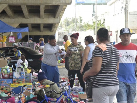 Festividad de los Reyes Magos se desarrolla con timidez en barrios de Santo Domingo