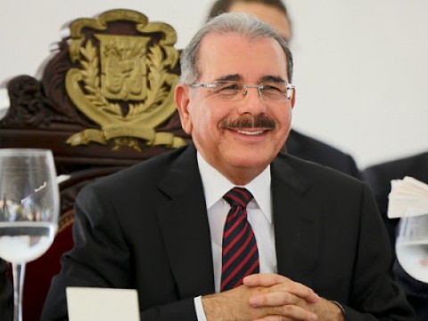 Medina invoca a Dios para que mantenga al pueblo unido y en paz
