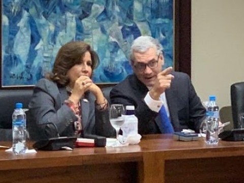 Gonzalo Castillo encabeza  intenci&oacute;n de voto con 40%, seguido de Abinader con 38% y Leonel con 8%