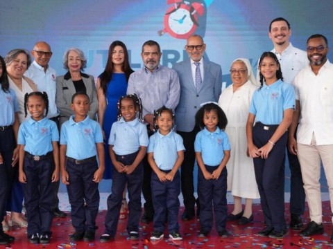 Minerd e Inabie inician entrega de utiler&iacute;a para el pr&oacute;ximo a&ntilde;o escolar
