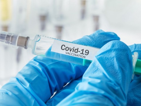 Promedio diario con 1ra y 2da vacuna Covid es de 2058 y 4039, en últimos 7 días