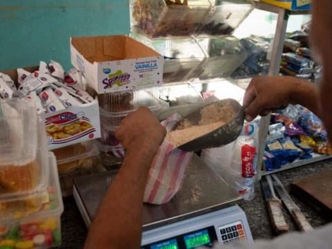 El valor agregado del az&uacute;car a la industria de alimentos baja 21.6 % en el 2023