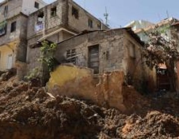 Se desploma parte de una vivienda y otras siete resultan con grietas cerca de la ca&ntilde;ada Guajim&iacute;a