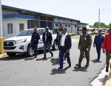 Director de Migraci&oacute;n visita otra vez centro de retenci&oacute;n de Haina