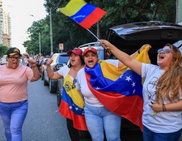Venezolanos en Rep&uacute;blica Dominicana celebran la captura de Nicol&aacute;s Maduro