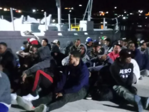 Armada frustra viaje ilegal de 64 personas que intentaban llegar a Puerto Rico en una yola