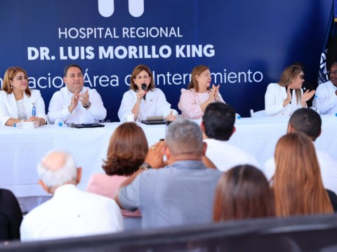 Pe&ntilde;a anuncia primer hospital pedi&aacute;trico del sur y ampliaci&oacute;n del Morillo King en La Vega