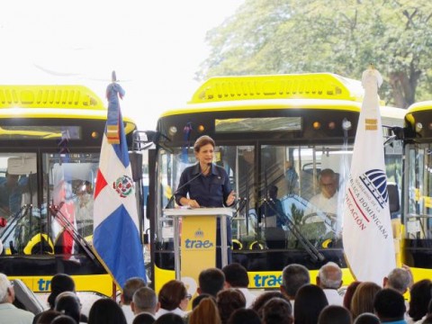 Vicepresidenta inaugura obras en zona del Cibao
