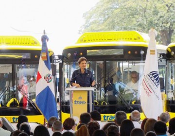 Vicepresidenta inaugura obras en zona del Cibao