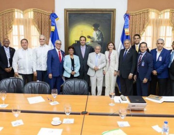 Vicepresidenta recibe a comisi&oacute;n del CMD y avanzan detalles para la firma de un gran acuerdo