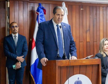 V&iacute;ctor Atallah asume como el nuevo ministro del Salud P&uacute;blica