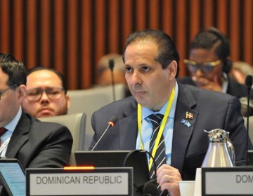 V&iacute;ctor Atallah propone ante comit&eacute; de OMS la creaci&oacute;n de centro regional para medicamentos gen&eacute;ricos