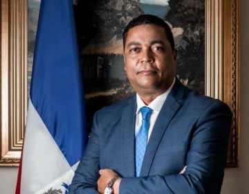 V&iacute;ctor D&acute;Aza saluda discurso del presidente Luis Abinader a favor reformas municipales