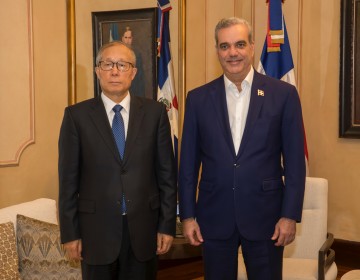 Presidente Abinader recibe en Palacio Nacional al vicepresidente de la Asamblea Nacional de la Rep&uacute;blica Popular China, Li Hongzhong